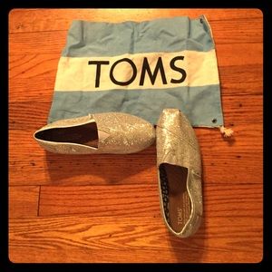 Toms