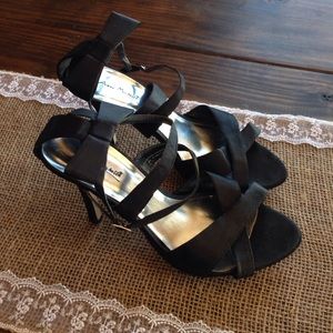 Black Heels w/ Bows