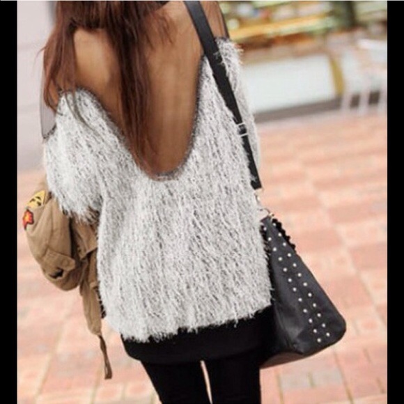 πThe EMILEE plush long sleeve top - Picture 2 of 4