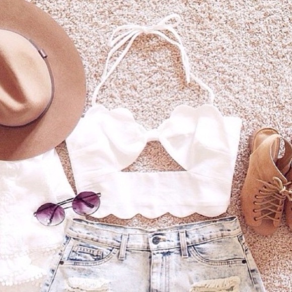 Tops - White Scallop Crop Top