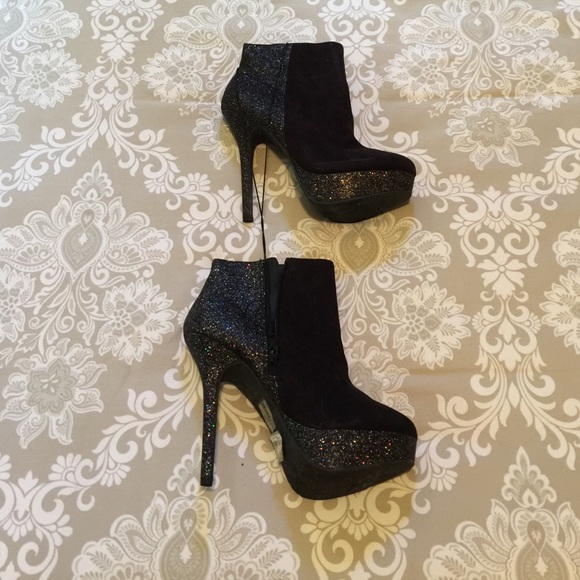 Boots NWOT! Never worn!