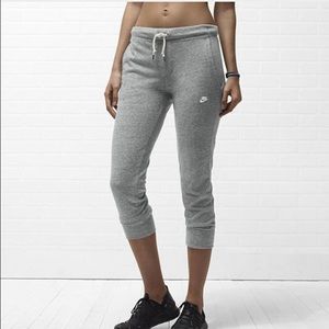 Nike joggers/capris