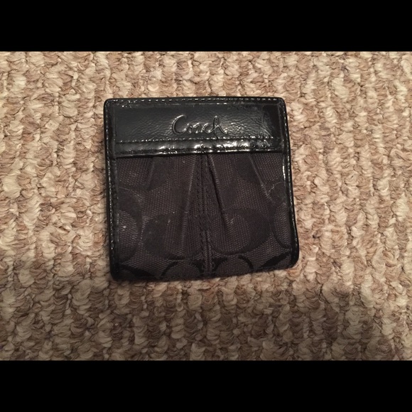 Small COACH wallet ⭐️On Hold⭐️