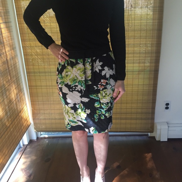 NWOT Quilted skirt with drawstring