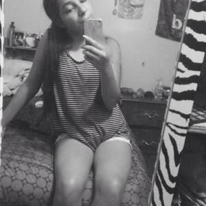 Meet your Posher, Ezzy