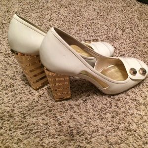 Marc by Marc Jacobs creme heels