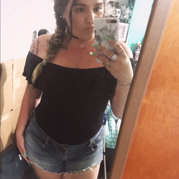 Get to know me!🌙 - Picture 3 of 4