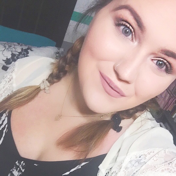 Get to know me!🌙 - Picture 4 of 4