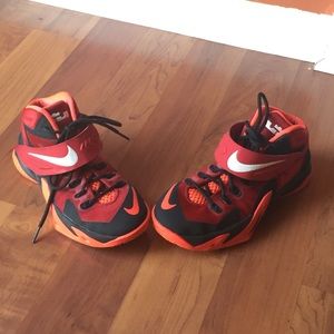 Lebron James big boys basketball shoe