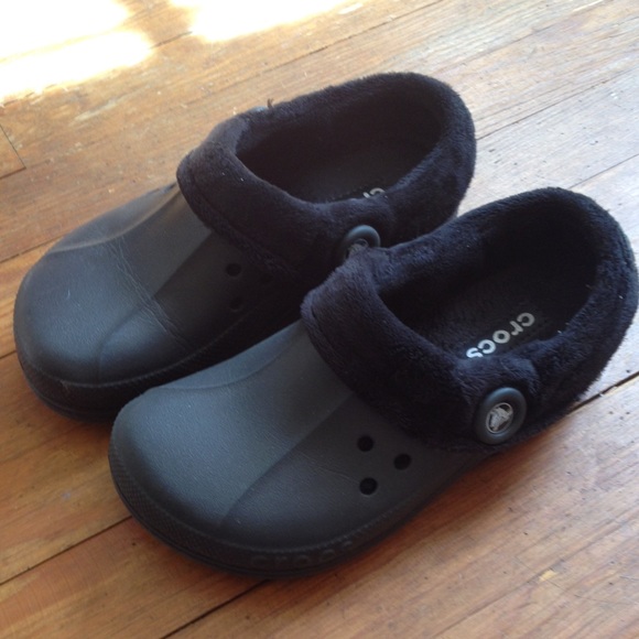 Black crocs