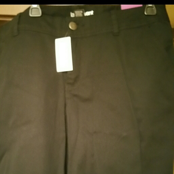 Black Bermuda Capri's