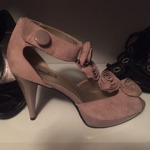 Candies heels. Cascading rose detail