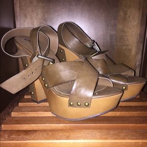Platform Ankl-Strap heels
