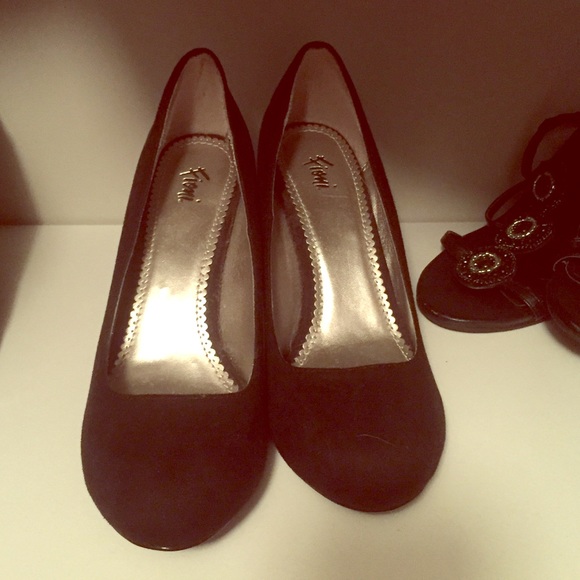 Fioni black pumps size 8