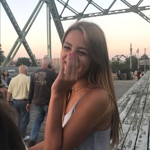 Meet your Posher, Lizzy