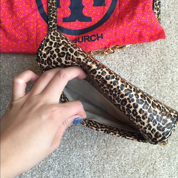 Tory Burch Bengal Leopard Print Robinson Mini Bag - Picture 4 of 4