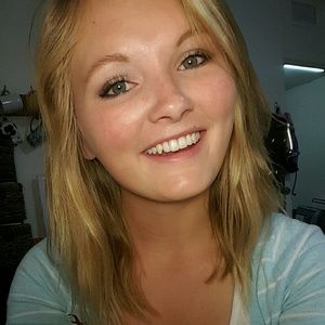 Meet your Posher, Alyssa
