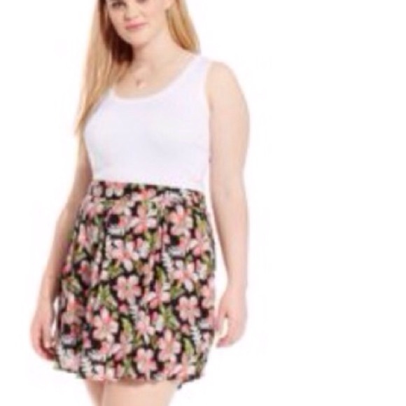 ๐ISO๐ Stevie & Lindsay Floral Skort Sz 1X - Picture 3 of 3