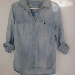 Madewell f chambray shirt