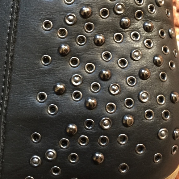 Studded black leather Boots - Picture 4 of 4