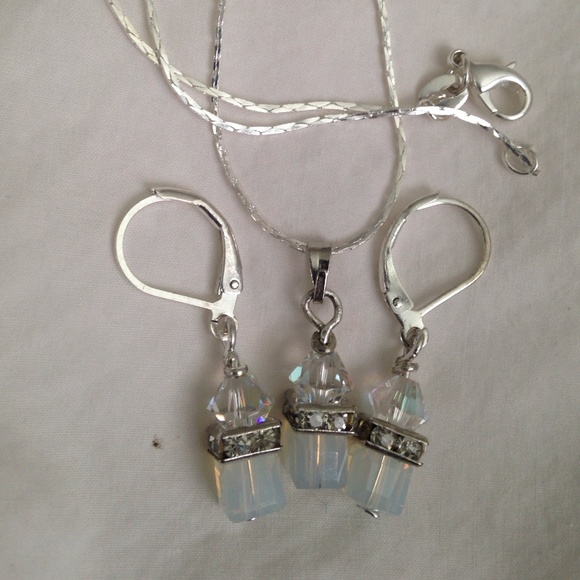 Earring pendant sets