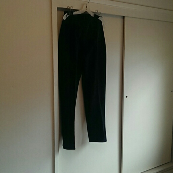 Gloria Vanderbilt's Jeans Like New. - Picture 1 of 4