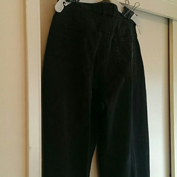 Gloria Vanderbilt's Jeans Like New. - Picture 2 of 4