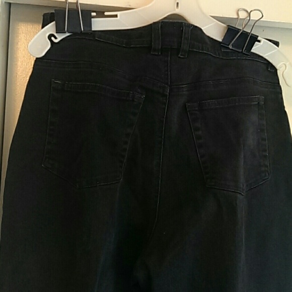 Gloria Vanderbilt's Jeans Like New. - Picture 3 of 4