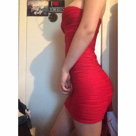 Red bodycon strapless dress