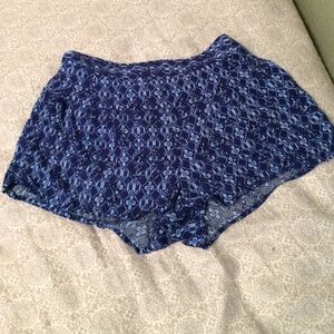 Printed shorts with no waistband