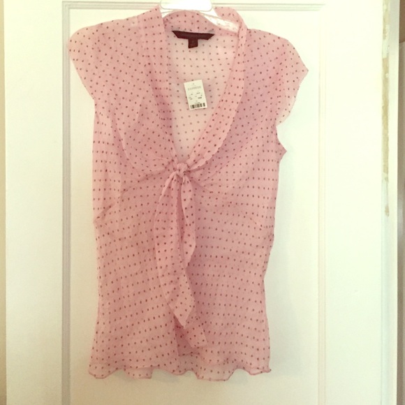 Adorable sheer polka dot top!💗