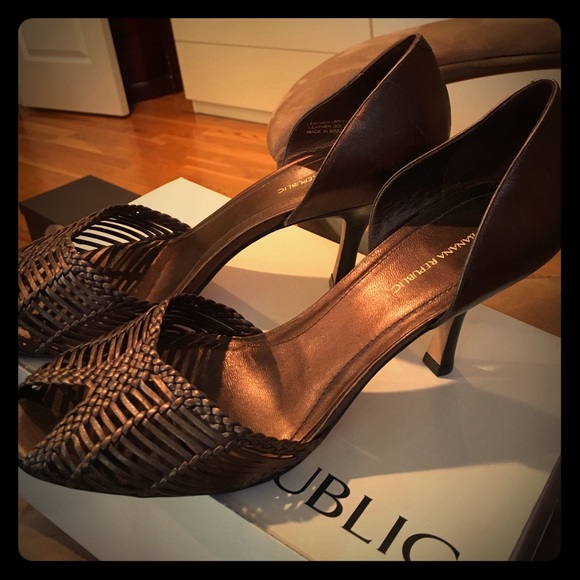 Bronze banana republic pumps