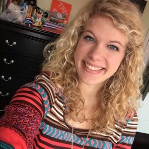 Meet your Posher, Desiree