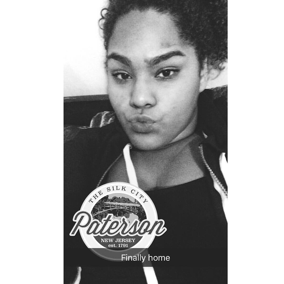 Meet your Posher, Jenn - Picture 1 of 1