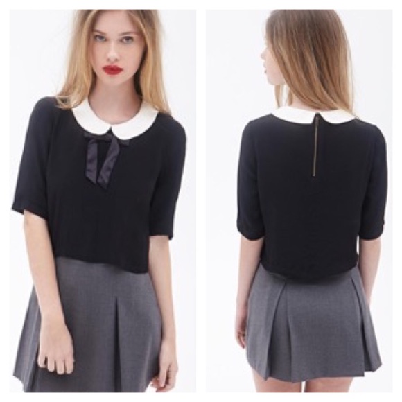 Forever 21 Tops - Forever 21 Peter Pan collar top size Small