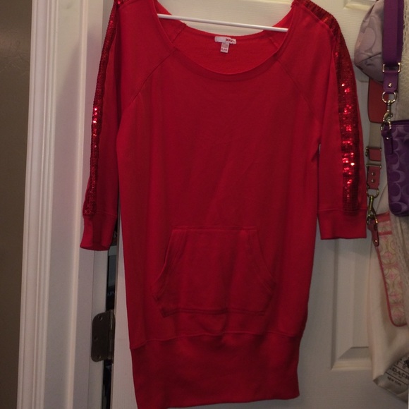 Red kind sweater with red sequence