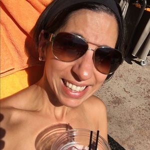 Meet your Posher, Leslie