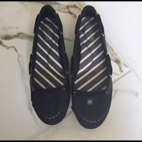 Final Sale price firmNWOT Sperry black suede flats