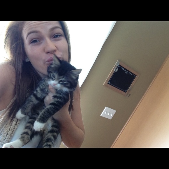 Meet your Posher, Mackenzie - Picture 1 of 1