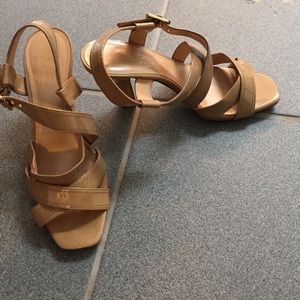Joan &David beige patent leather scrappy sandals