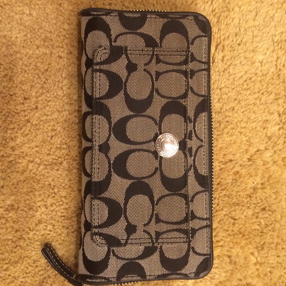 Authentic Coach Wallet
