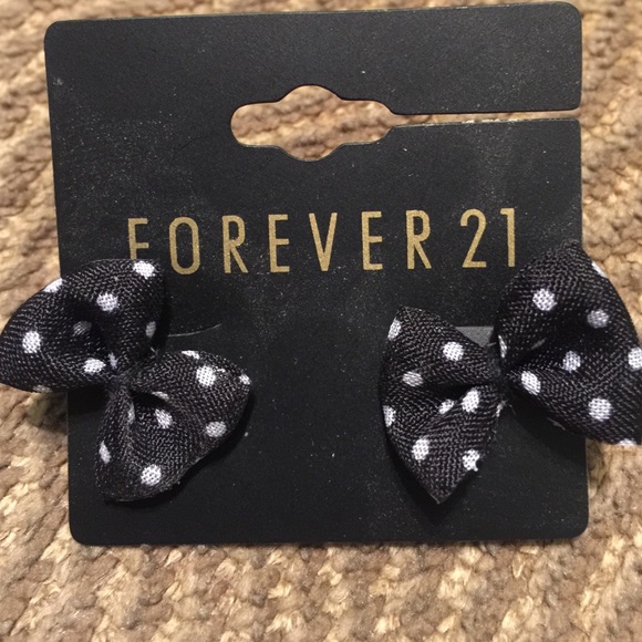 Earring bundle - Picture 3 of 3