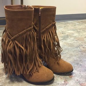 Fray brown short boots