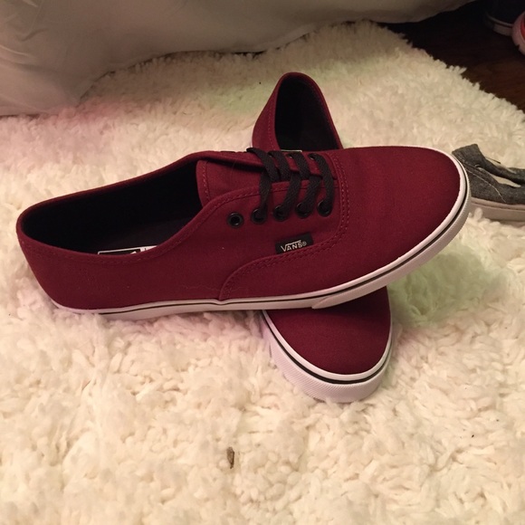 Vans - Picture 1 of 4