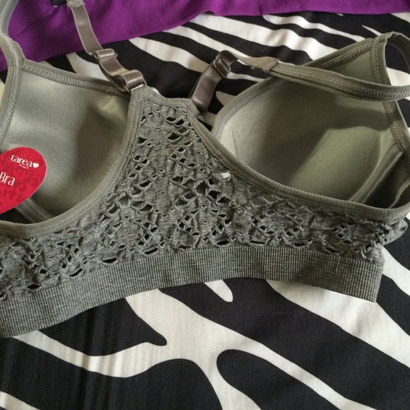 Sports bra - Picture 2 of 2
