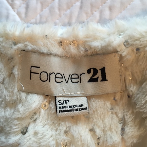 Forever 21 faux fur vest - Picture 4 of 4