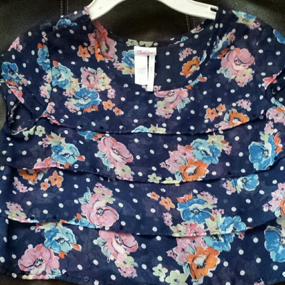 Justice floral top, size 10
