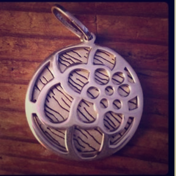 Retired silpada pendant.