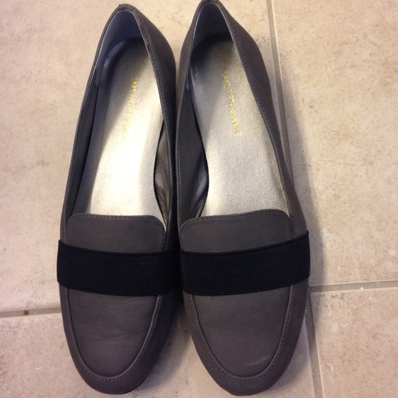 Saks Fifth Avenue gray slip on loafer
