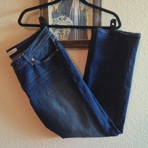 Levi's 529 Curvy cut Straight Leg Jeans